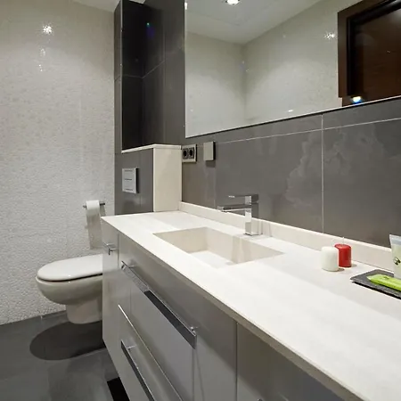 Basque By Feelfree Apartment