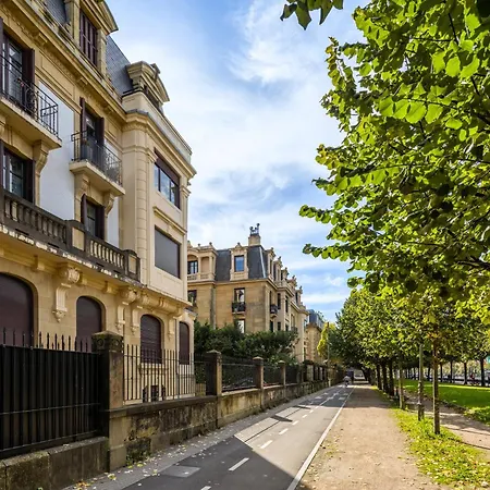 Basque By Feelfree Apartment