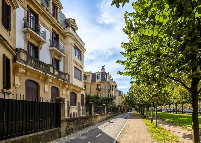 Basque By Feelfree Apartment