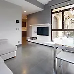 Basque By Feelfree Apartment